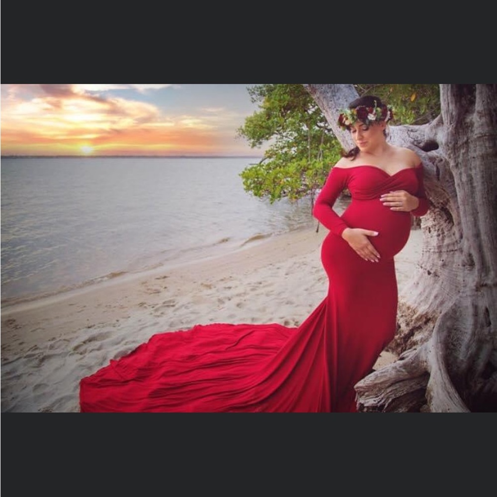 Sew Trendy Acc. Maternity dress - burgundy with long train